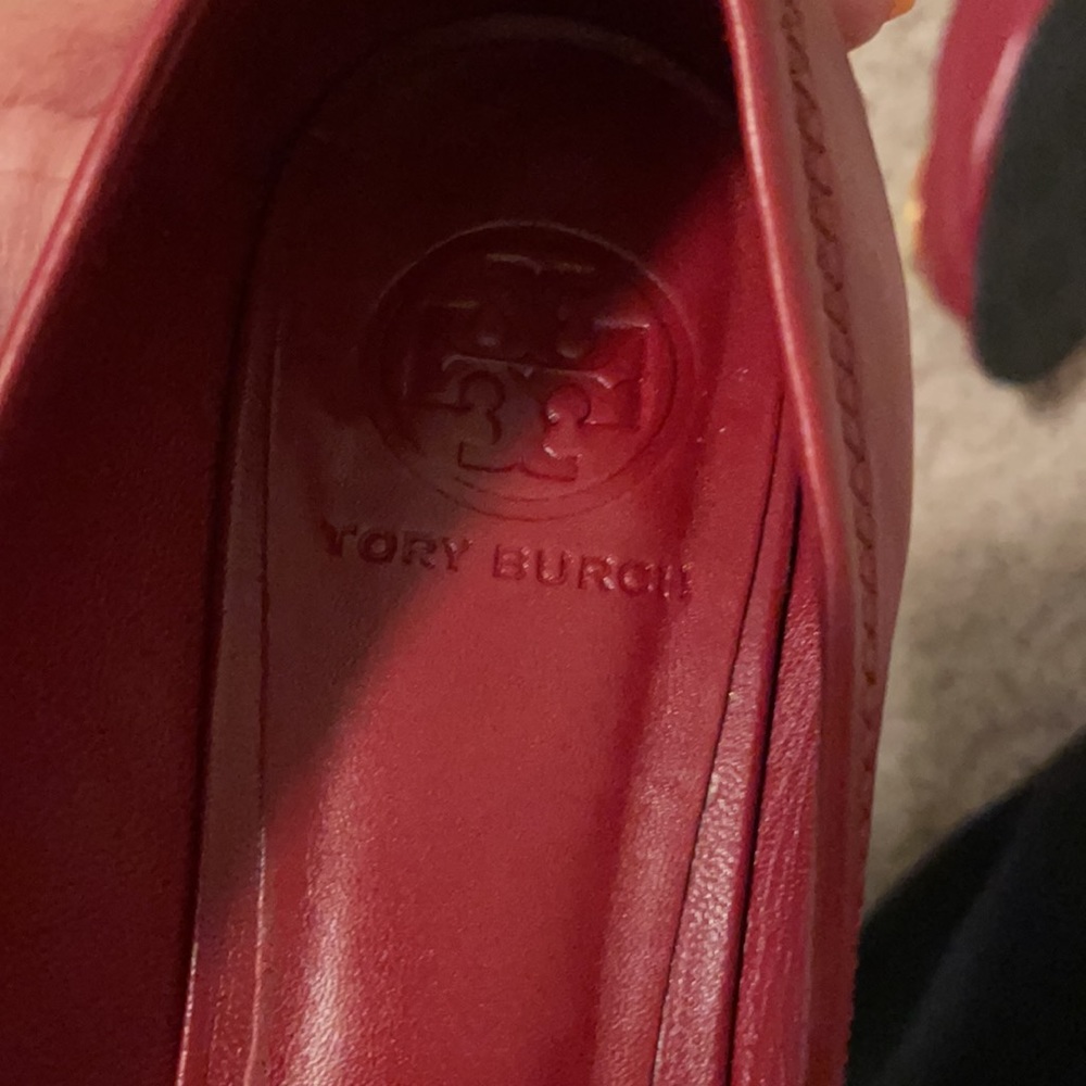 Tory Burch Red Gold Logo Peep-Toe Flats - Picture 3 of 3